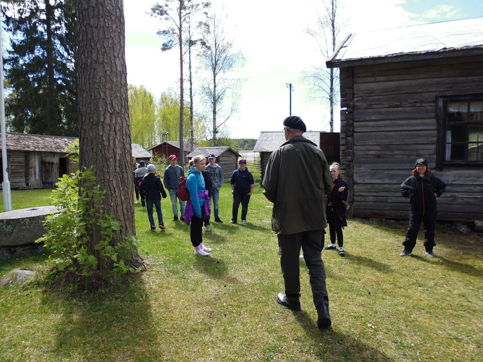 Iikka Muhonen pitämässä kolmosrastia