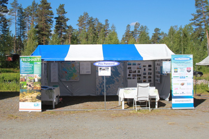 Pro Puruveden teltta Muikkumarkkinoiden alkaessa
