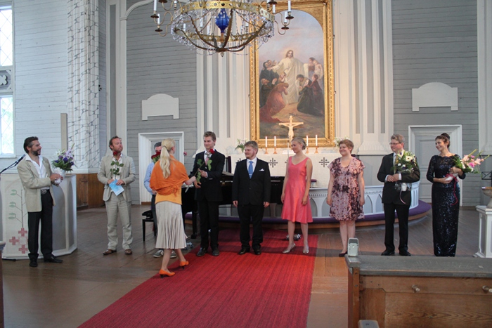 Mestarikurssilaiset kukitettavana