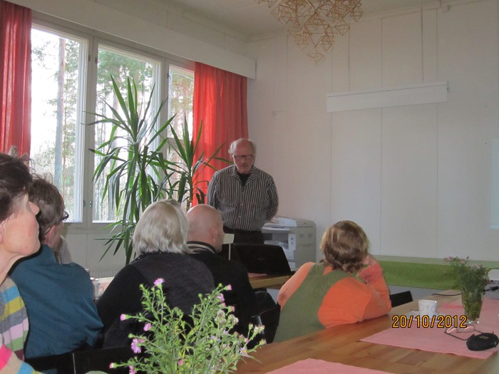 Jukka Pennanen esitelmöi