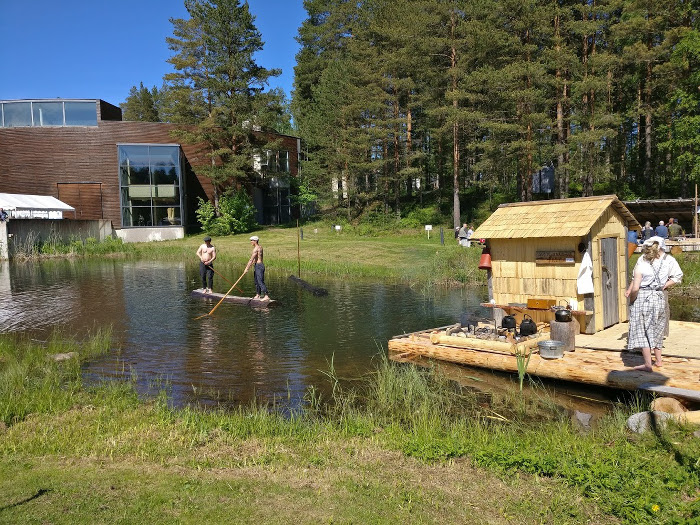 Tukkilaisesitystä