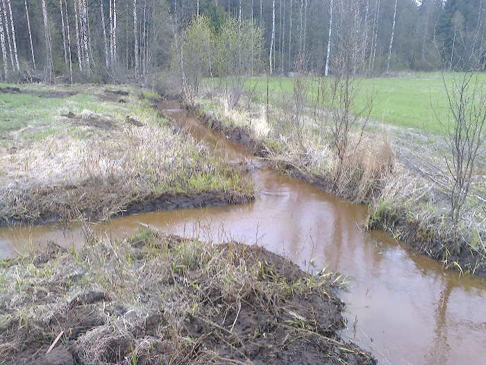 Ojien risteys veden vallassa